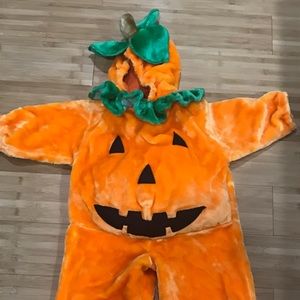 Toddler cute ad a pumpkin 🎃 costume